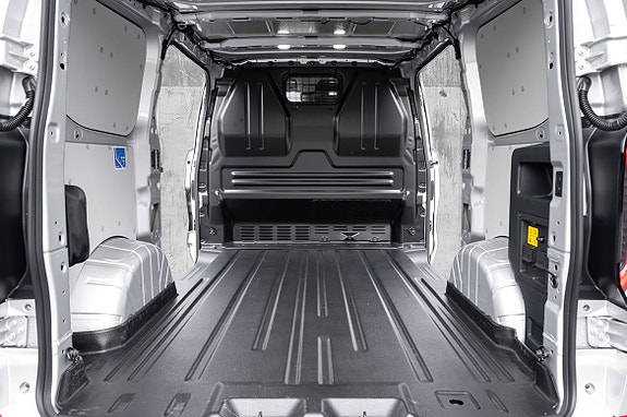 Ford E-Transit Custom 320L 19 of 25