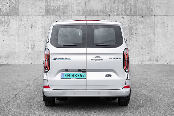 Ford E-Transit Custom 320L 5 of 5