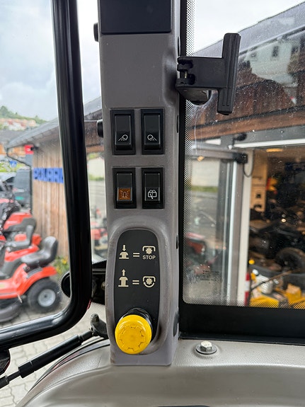 CASE IH JX1080U 11 of 13