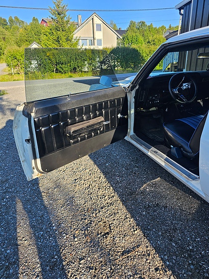 Chevrolet Impala 5 of 5