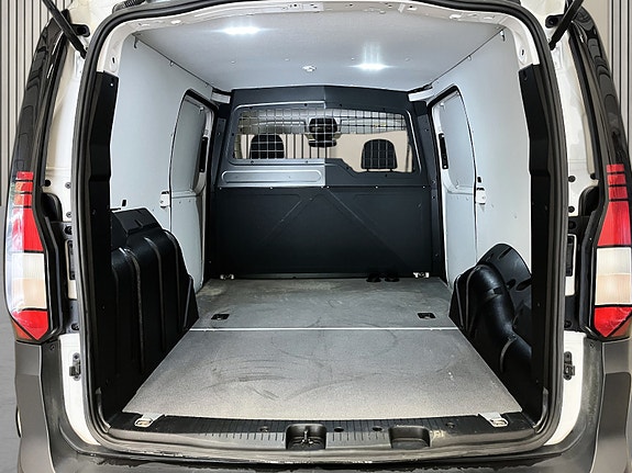 Volkswagen Caddy Maxi 11 of 22