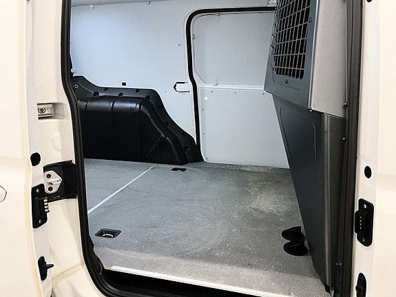 Volkswagen Caddy Maxi 12 of 22
