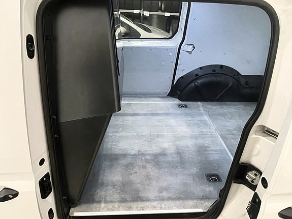 Volkswagen Caddy Maxi 20 of 23