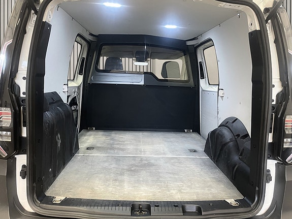 Volkswagen Caddy Maxi 21 of 23