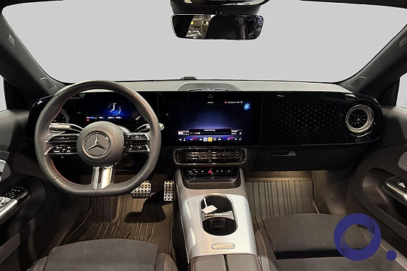 Mercedes-Benz CLA350 12 of 18