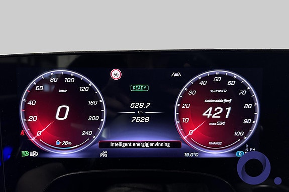 Mercedes-Benz CLA350 14 of 18
