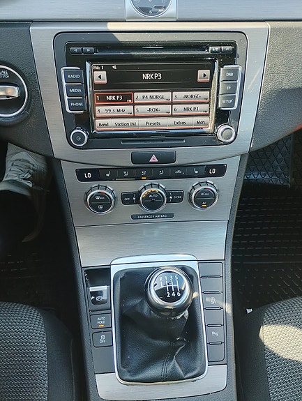 Volkswagen Passat 15 of 19