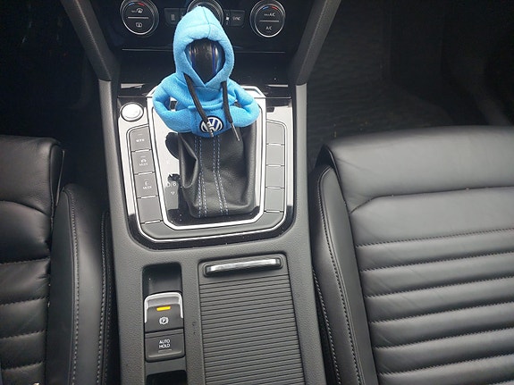 Volkswagen Passat 10 of 26