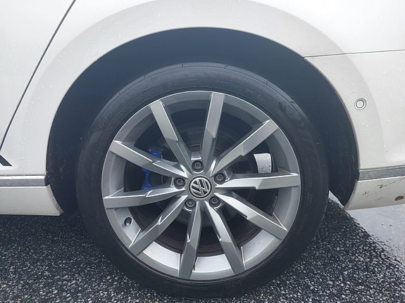 Volkswagen Passat 6 of 26