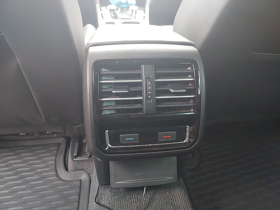 Volkswagen Passat 15 of 26