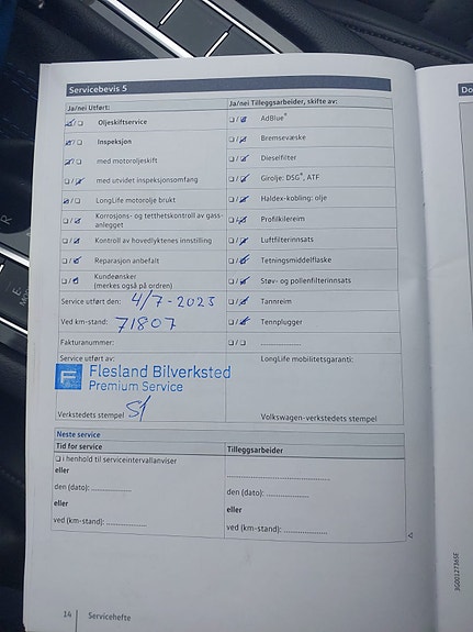 Volkswagen Passat 23 of 26