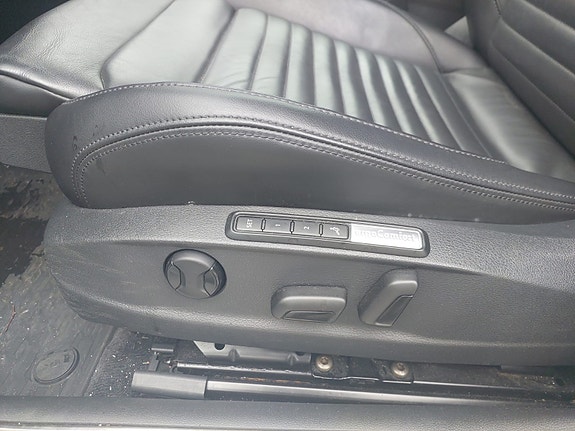 Volkswagen Passat 13 of 26