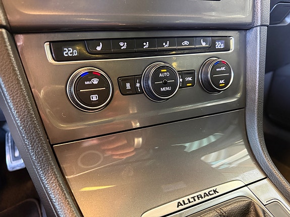 Volkswagen Golf Alltrack 28 of 30