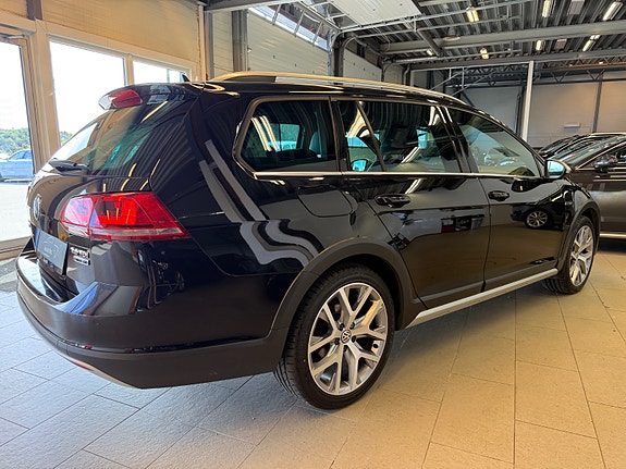 Volkswagen Golf Alltrack 8 of 30