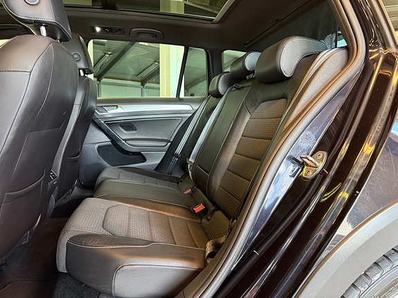 Volkswagen Golf Alltrack 13 of 30