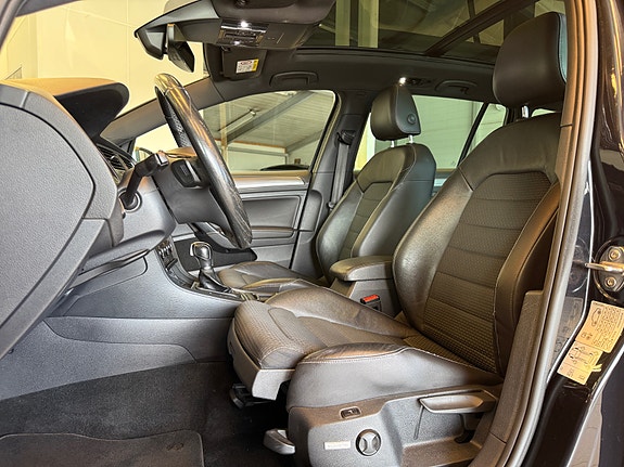 Volkswagen Golf Alltrack 12 of 30