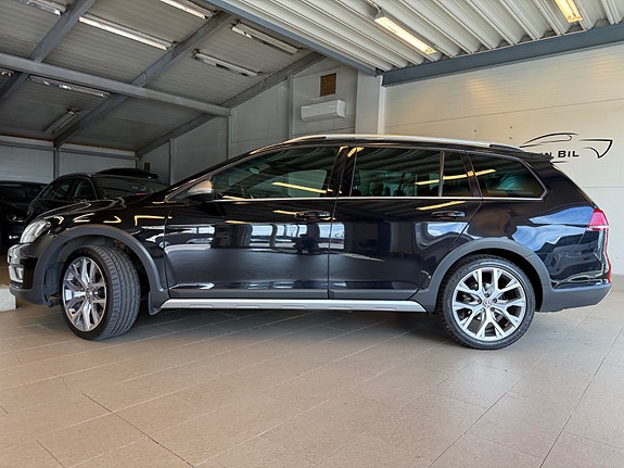 Volkswagen Golf Alltrack 3 of 5