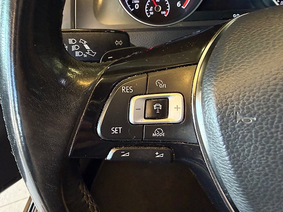 Volkswagen Golf Alltrack 18 of 30