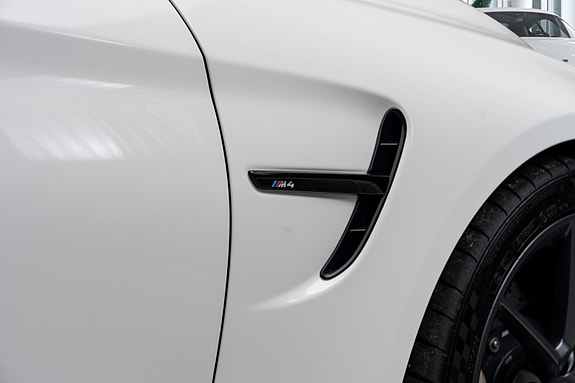 BMW M4 19 of 30