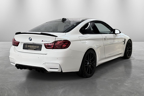 BMW M4 3 of 29