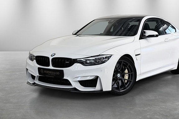 BMW M4 2 of 29