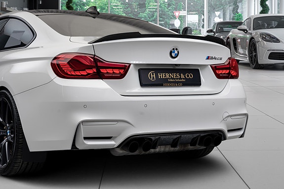BMW M4 10 of 30
