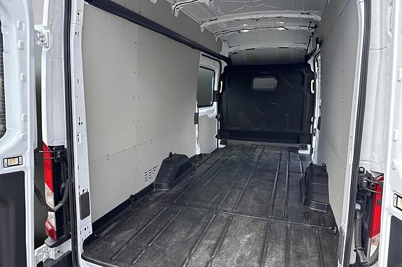 Ford Transit 5 of 5