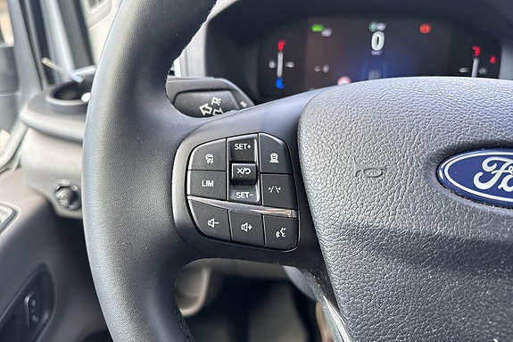 Ford Transit 13 of 16
