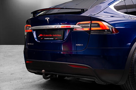Tesla Model X 6 of 30