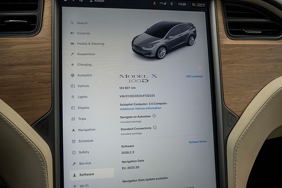 Tesla Model X 28 of 30