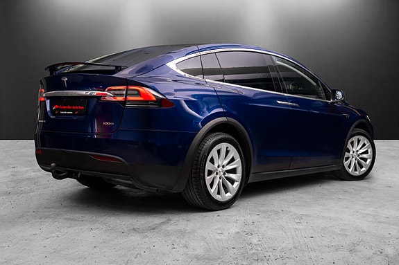 Tesla Model X 5 of 30