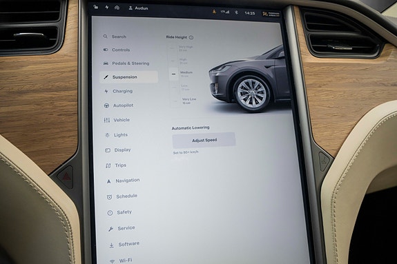 Tesla Model X 26 of 30