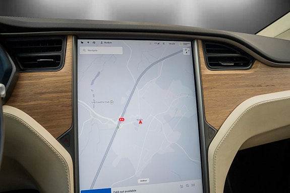 Tesla Model X 22 of 30