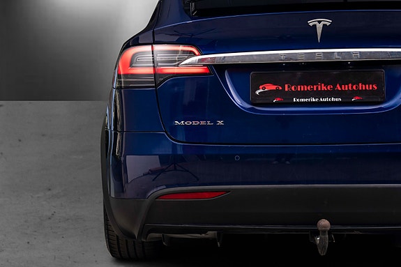 Tesla Model X 8 of 30