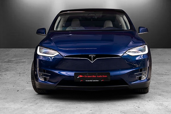Tesla Model X 3 of 30