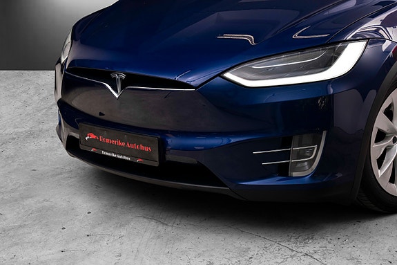 Tesla Model X 2 of 30