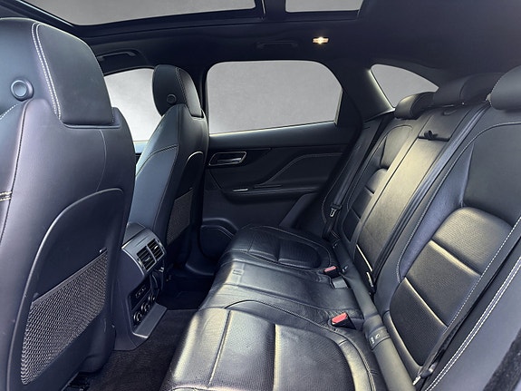 Jaguar F-PACE 14 of 30