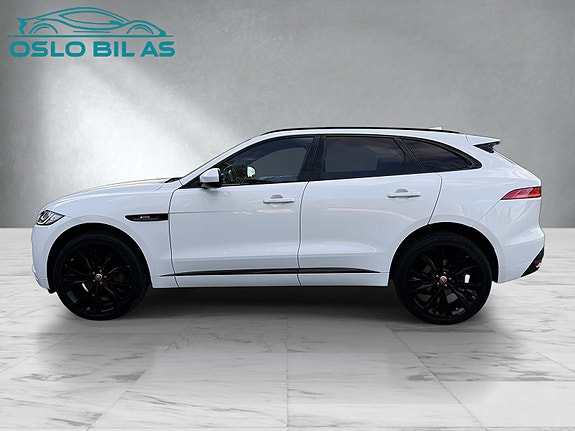Jaguar F-PACE 3 of 30