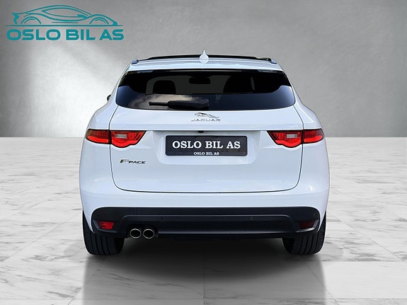 Jaguar F-PACE 5 of 30