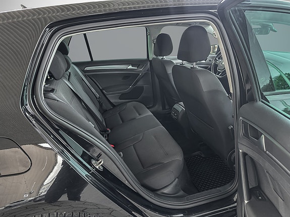 Volkswagen e-Golf VII 20 of 24