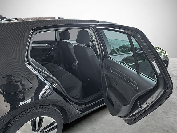 Volkswagen e-Golf VII 19 of 24