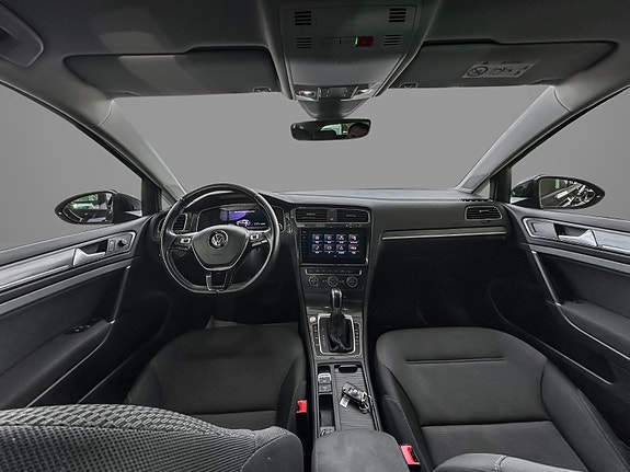 Volkswagen e-Golf VII 10 of 24