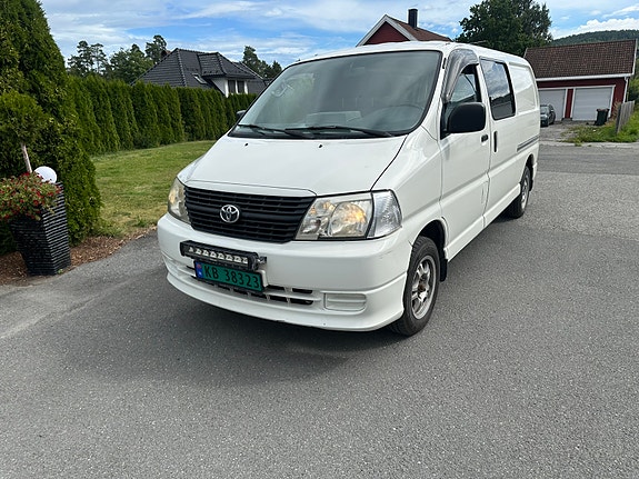 Toyota HiAce 2 of 7