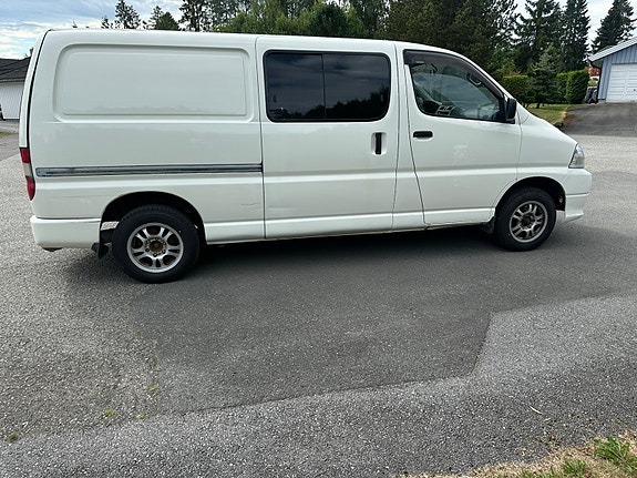 Toyota HiAce 5 of 7