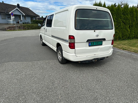 Toyota HiAce 7 of 7