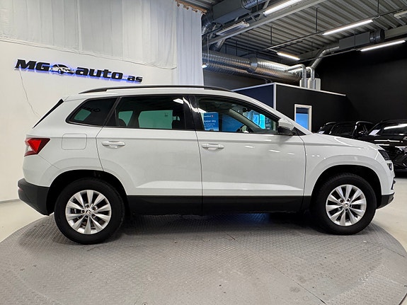 Skoda Karoq 2 of 5