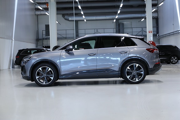 Audi Q4 e-tron 4 of 5
