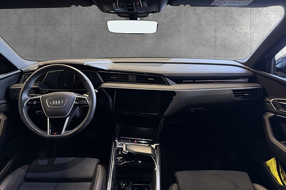 Audi e-tron Sportback 17 of 18