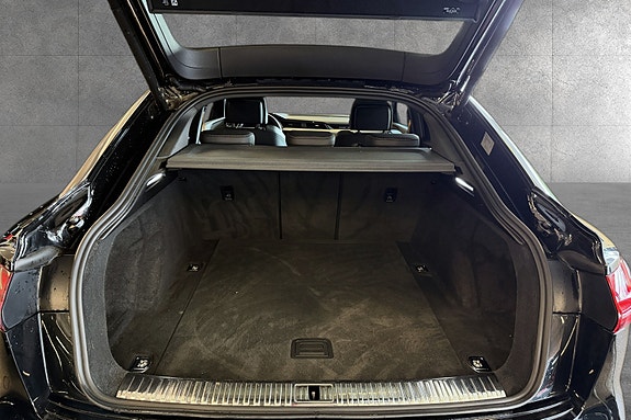 Audi e-tron Sportback 18 of 18