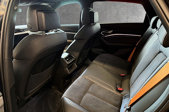 Audi e-tron Sportback 16 of 18